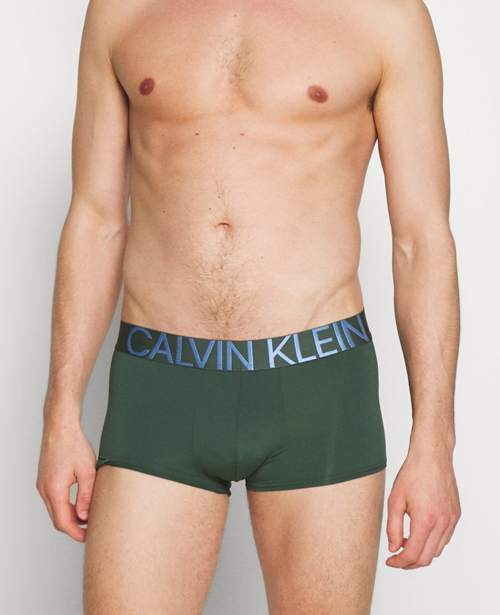 boxerky-z-mikrovlakna-calvin-klein-low-rise-nb1702a-w2k22